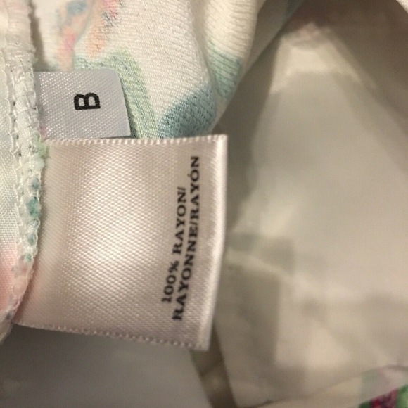 Ann Taylor Bird Printed Shorts Size 8 - Picture 5 of 7